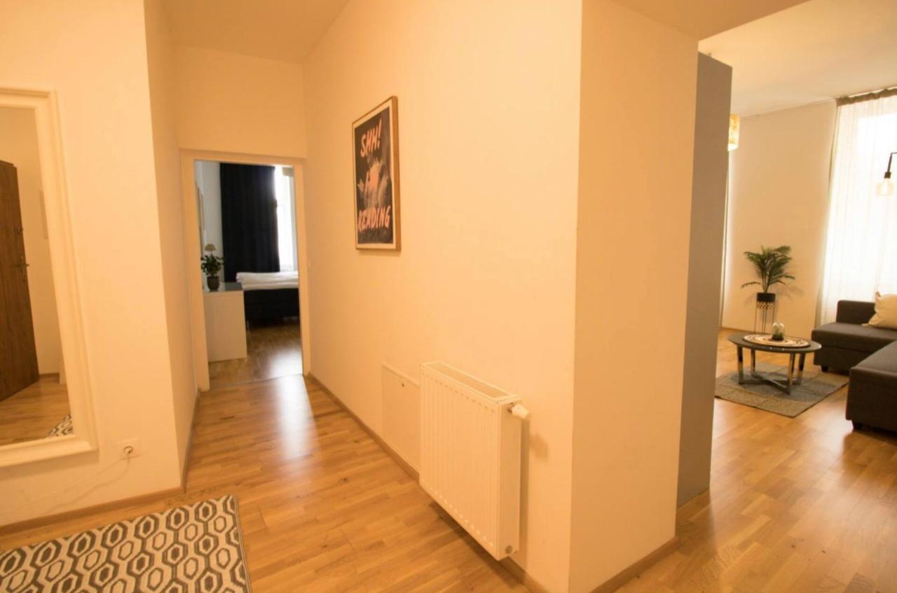 Appartement Between Schoenbrunn&the Center Wenen